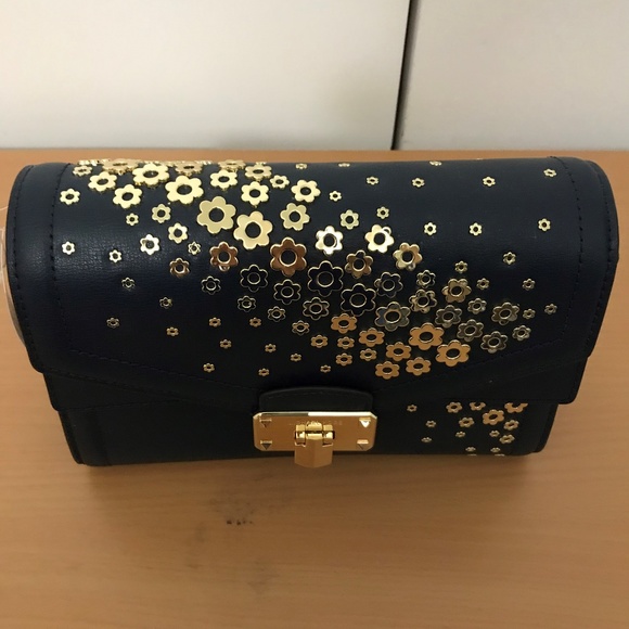 Michael Kors Handbags - NWT Michael Kors handbag